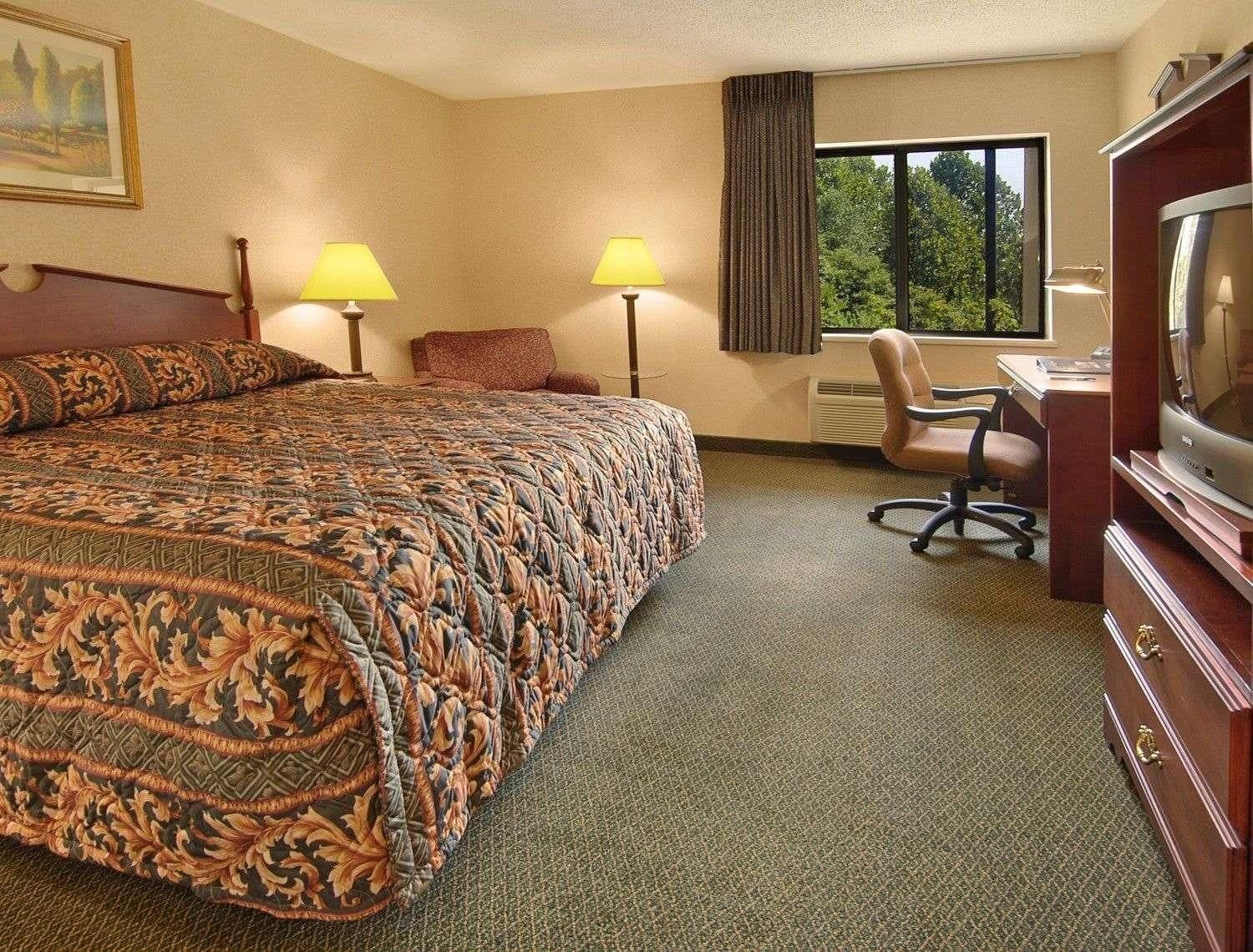 Baymont By Wyndham Corydon Hotel Exterior photo