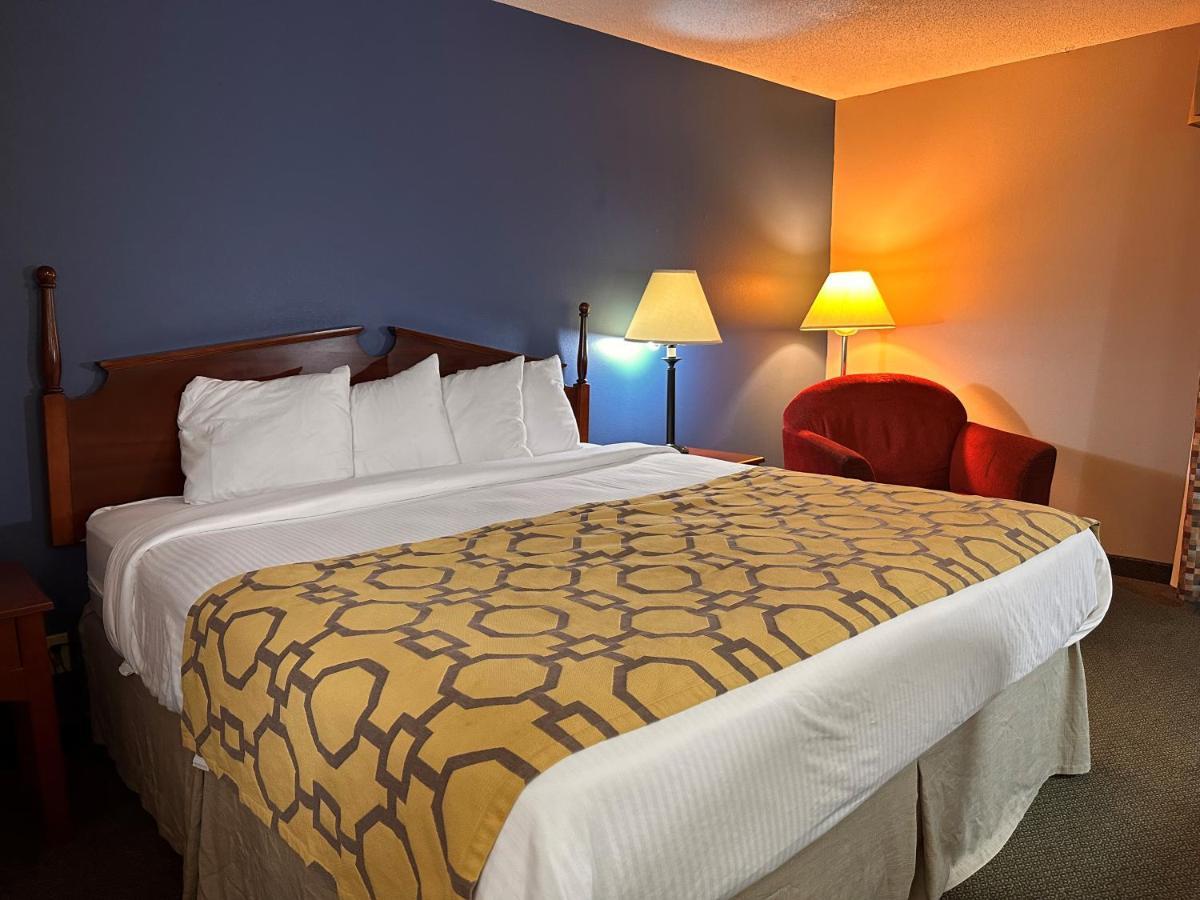 Baymont By Wyndham Corydon Hotel Exterior photo
