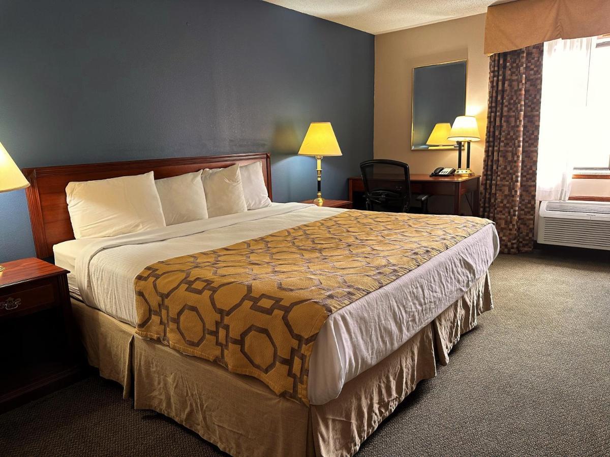 Baymont By Wyndham Corydon Hotel Exterior photo